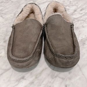 Ugg Ascot Suede Slippers